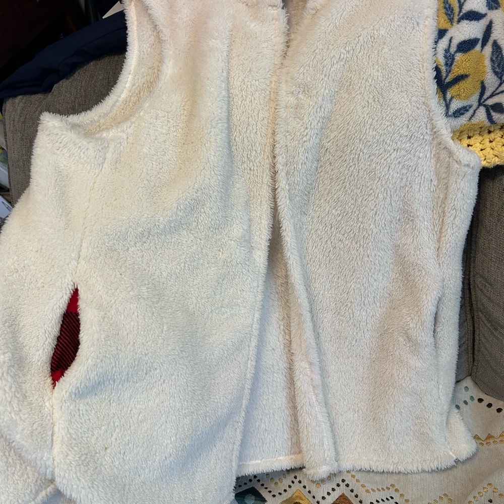 Beeson River Cream Fleece Vest